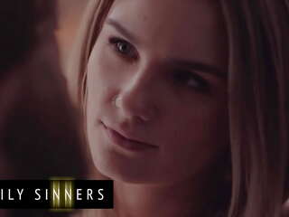 Brad Newman Cant Resist His Step young woman &lpar;Natalie Knight&rpar; When She Sneaks Into His Bed - Family Sinners
